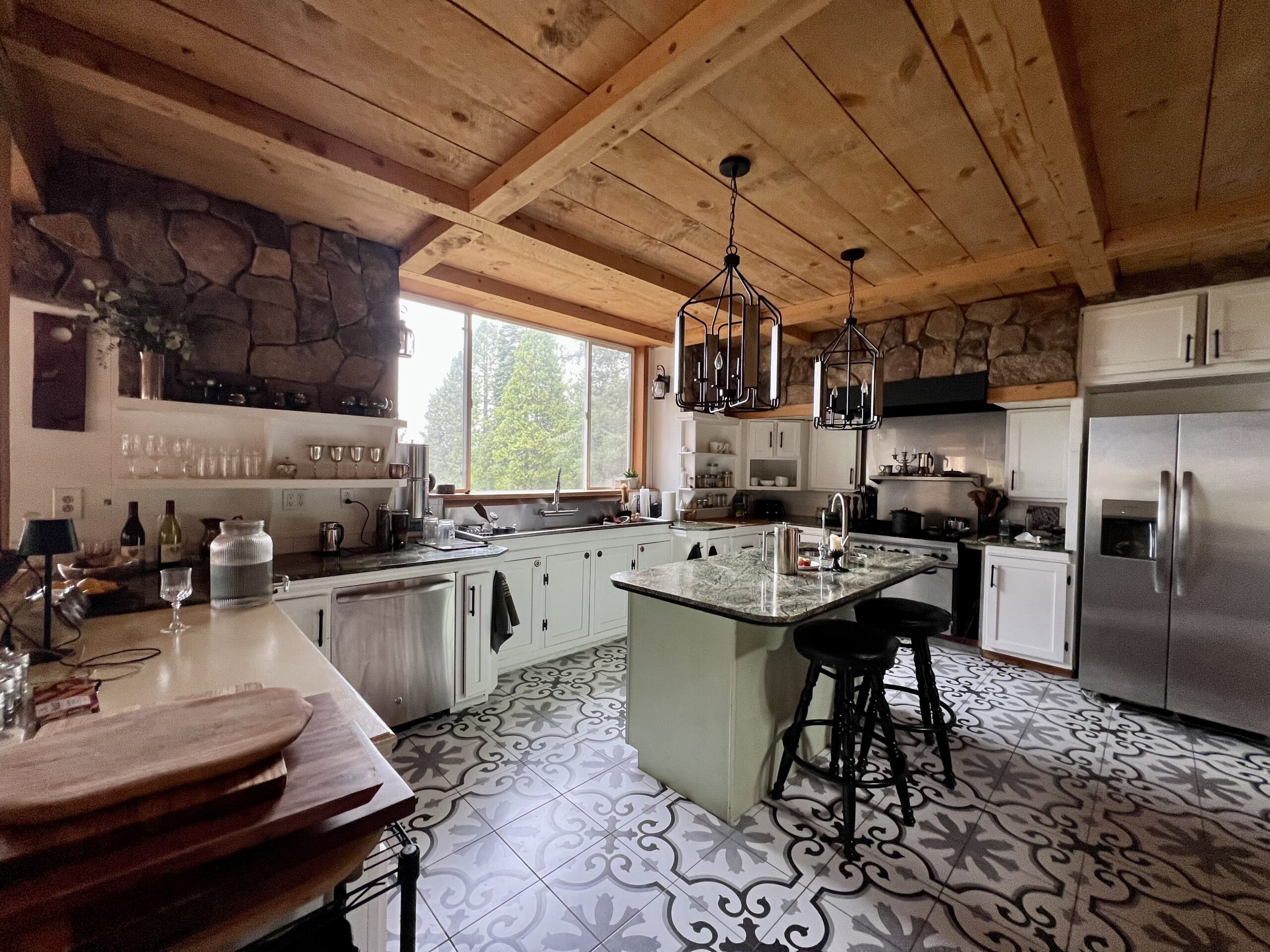 Gourmet kitchen